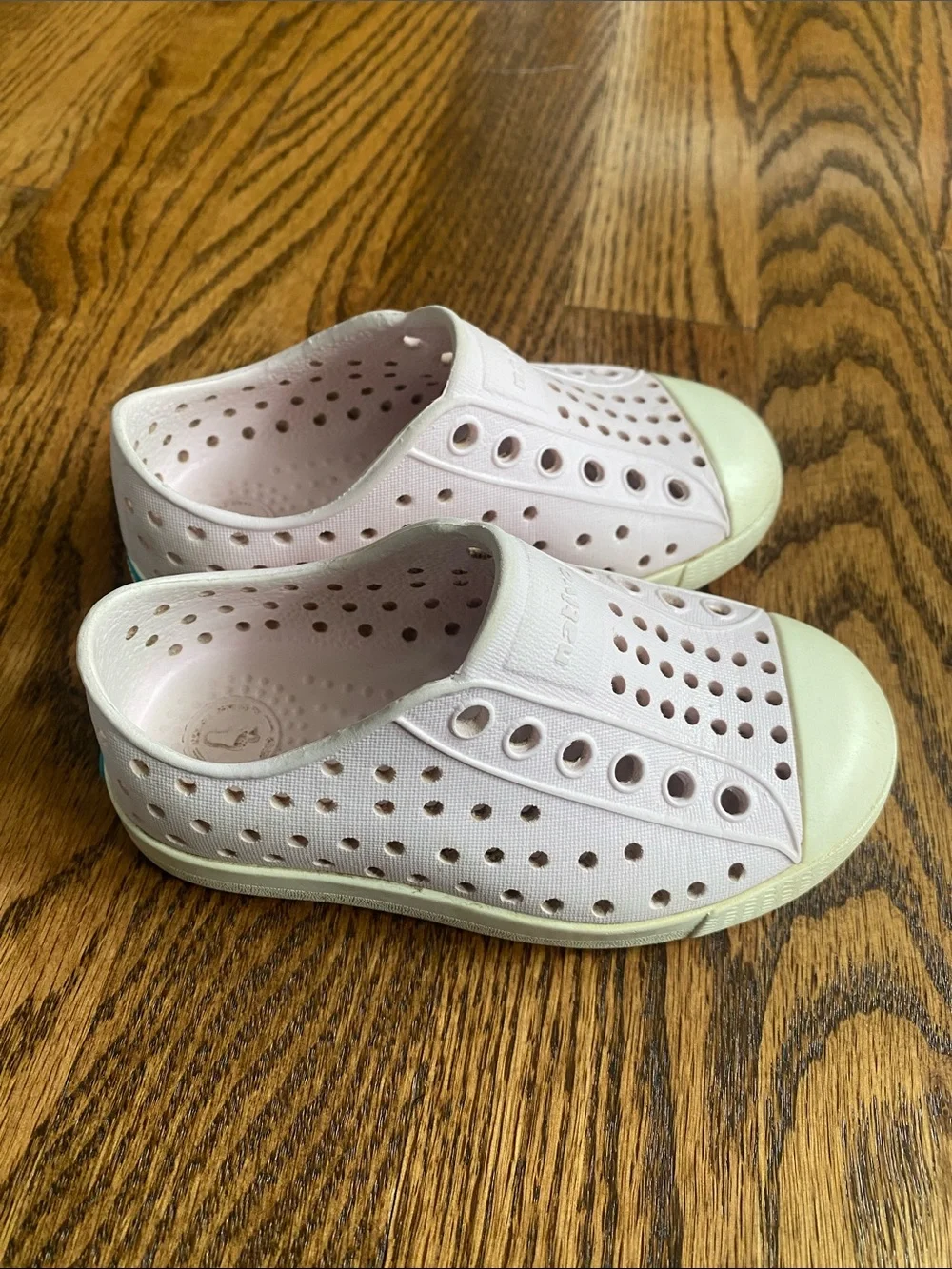 Kids’ Native Jefferson pink/cream slip on sneakers, size 6. Great condition.